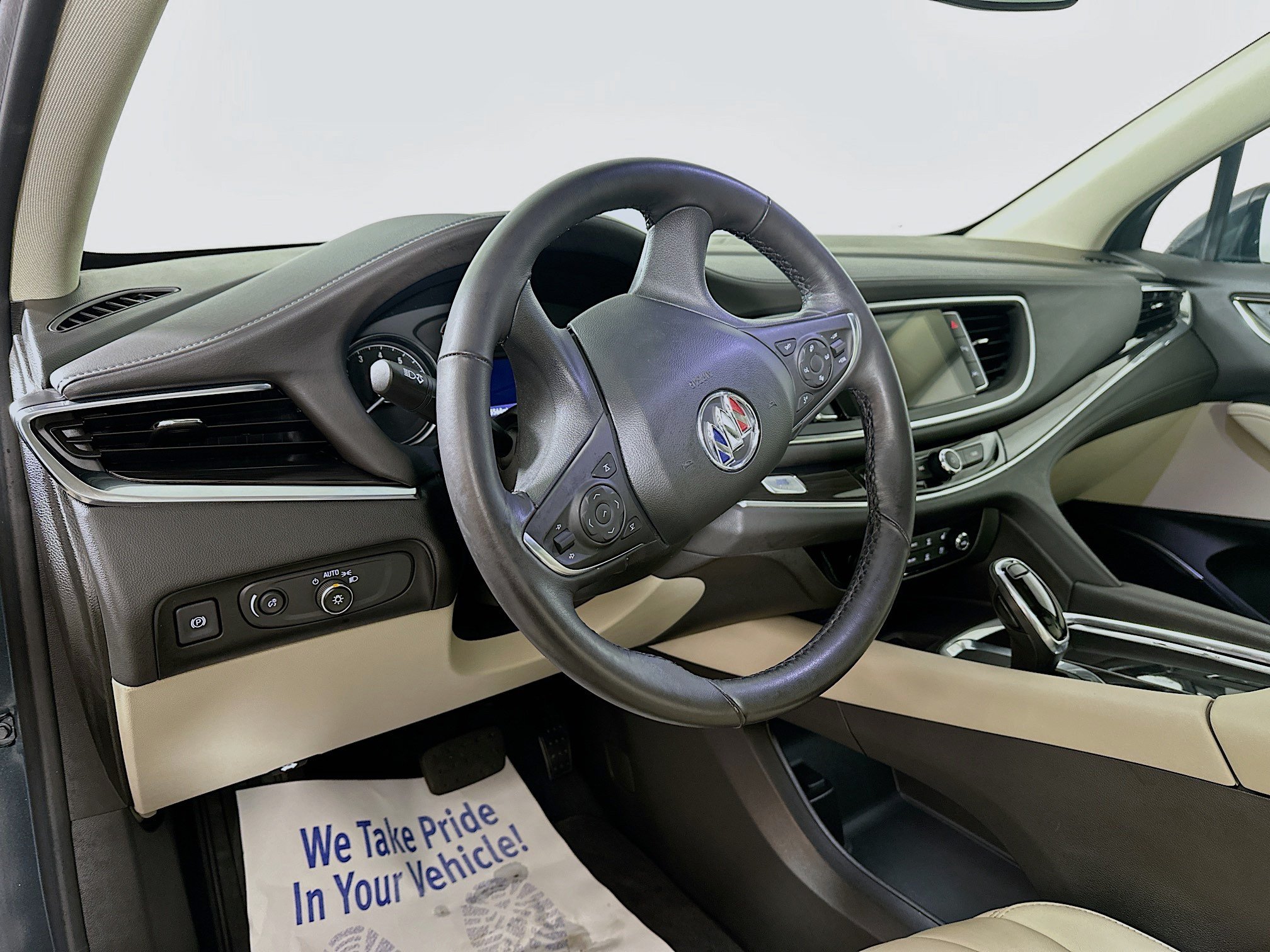Used 2021 Buick Enclave Premium w/ Sun and Sites Package FWD image 9