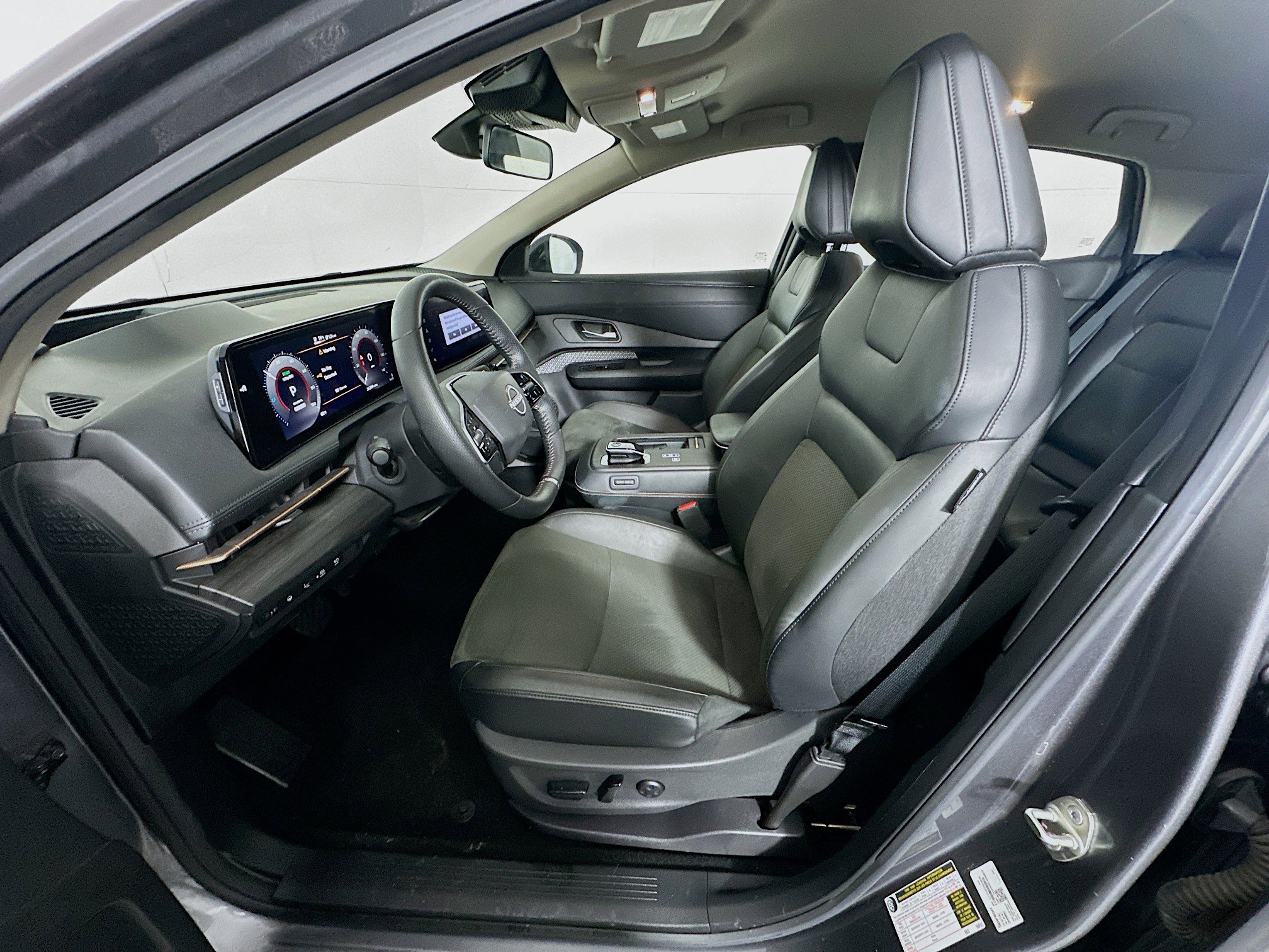 Used 2023 Nissan Ariya FWD image 13