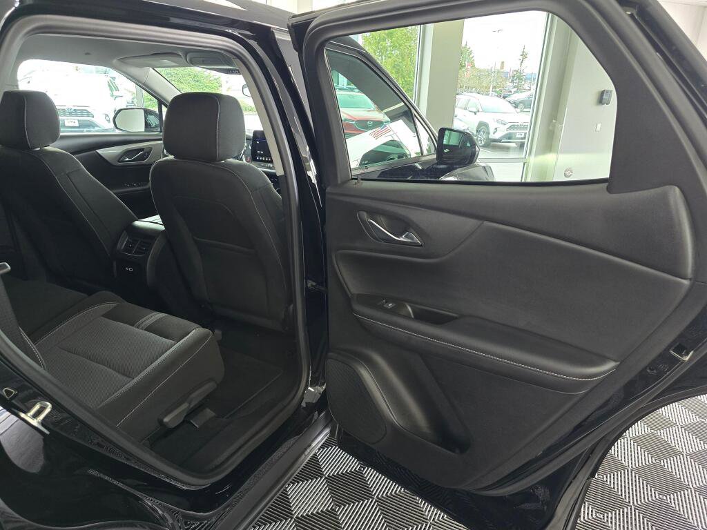 Used 2025 Chevrolet Blazer LT image 40