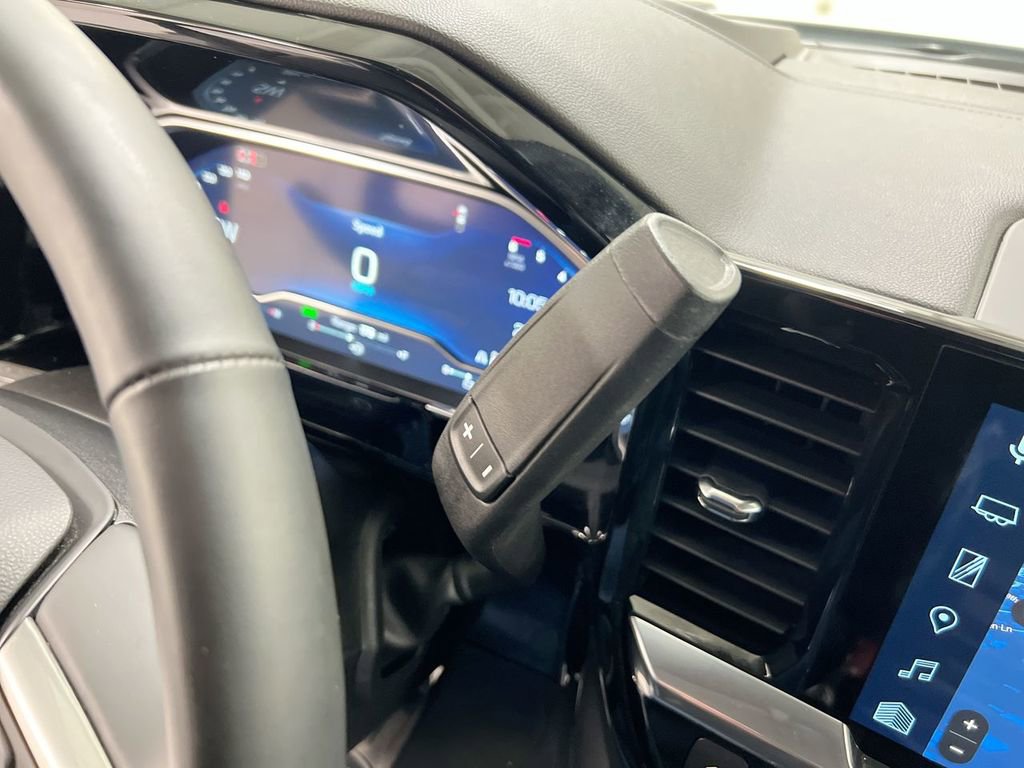 Used 2025 Chevrolet Silverado 2500 LT w/ Convenience Package image 18