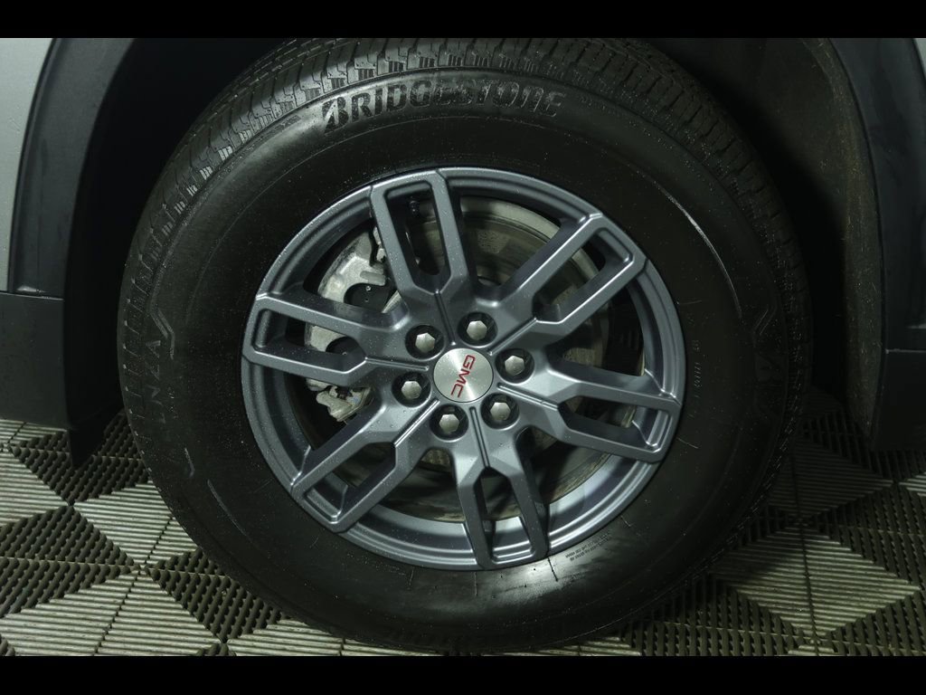 Used 2025 GMC Acadia Elevation image 5