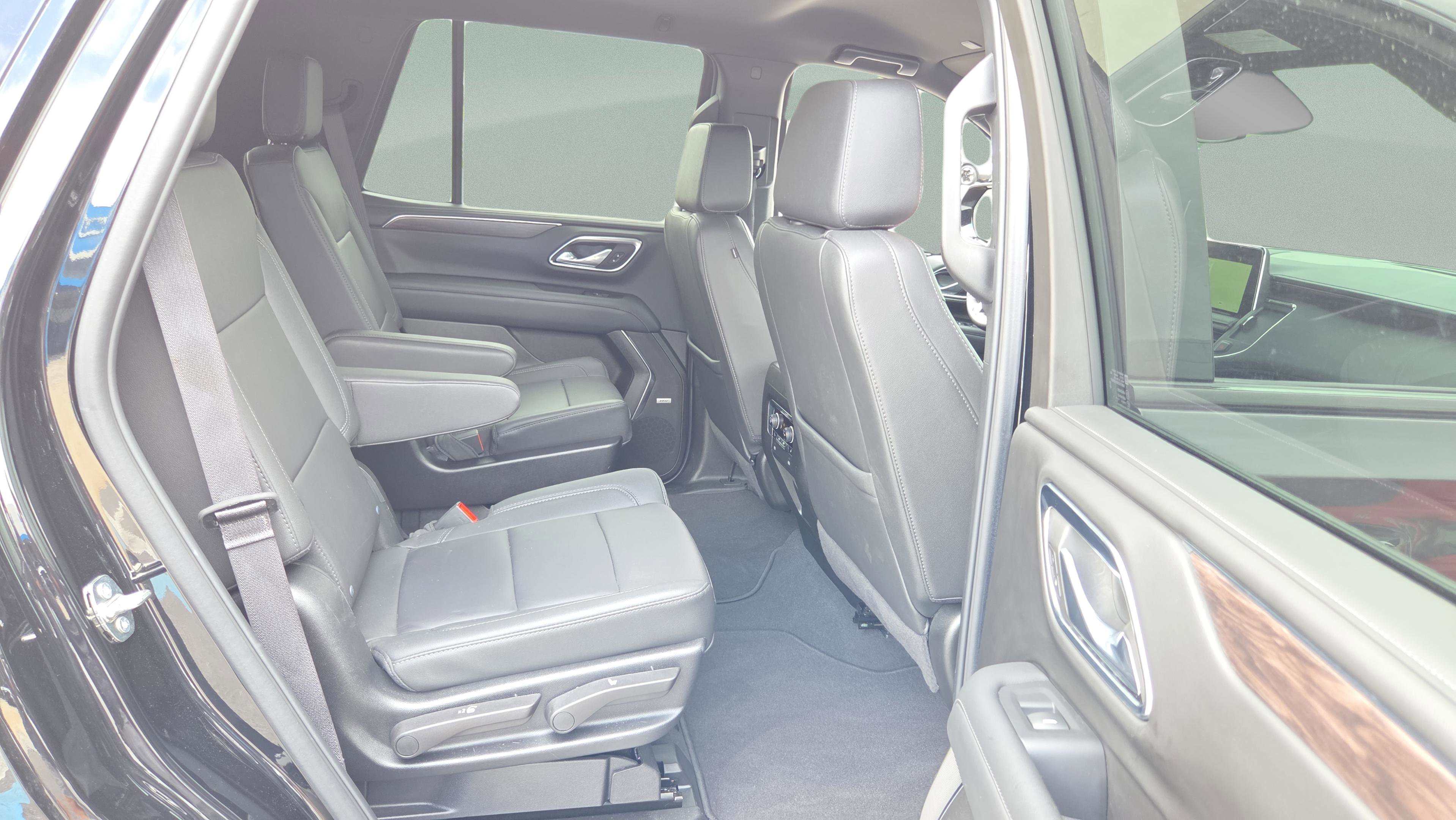 Used 2024 Chevrolet Tahoe Z71 w/ Luxury Package image 14