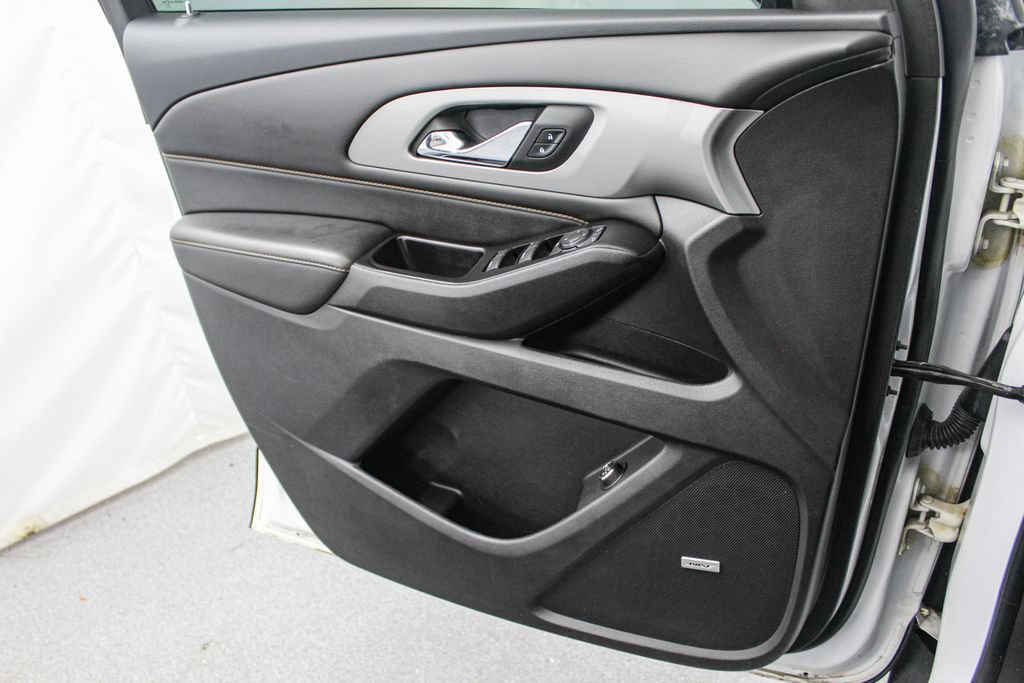 Used 2019 Chevrolet Traverse LT w/ LT Premium Package AWD/4WD image 13