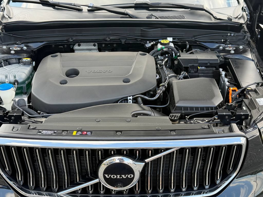 Used 2023 Volvo XC40 B5 Plus w/ Driver Assist Package AWD/4WD image 39