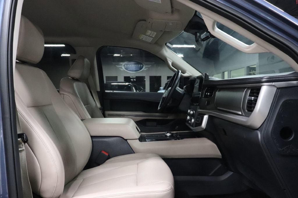 Used 2023 Ford Expedition XLT image 25
