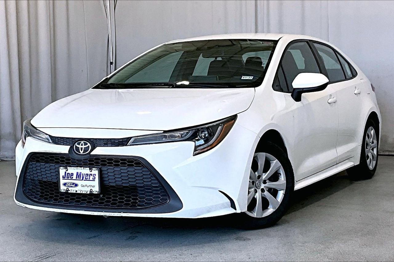 Used 2021 Toyota Corolla LE FWD image 2