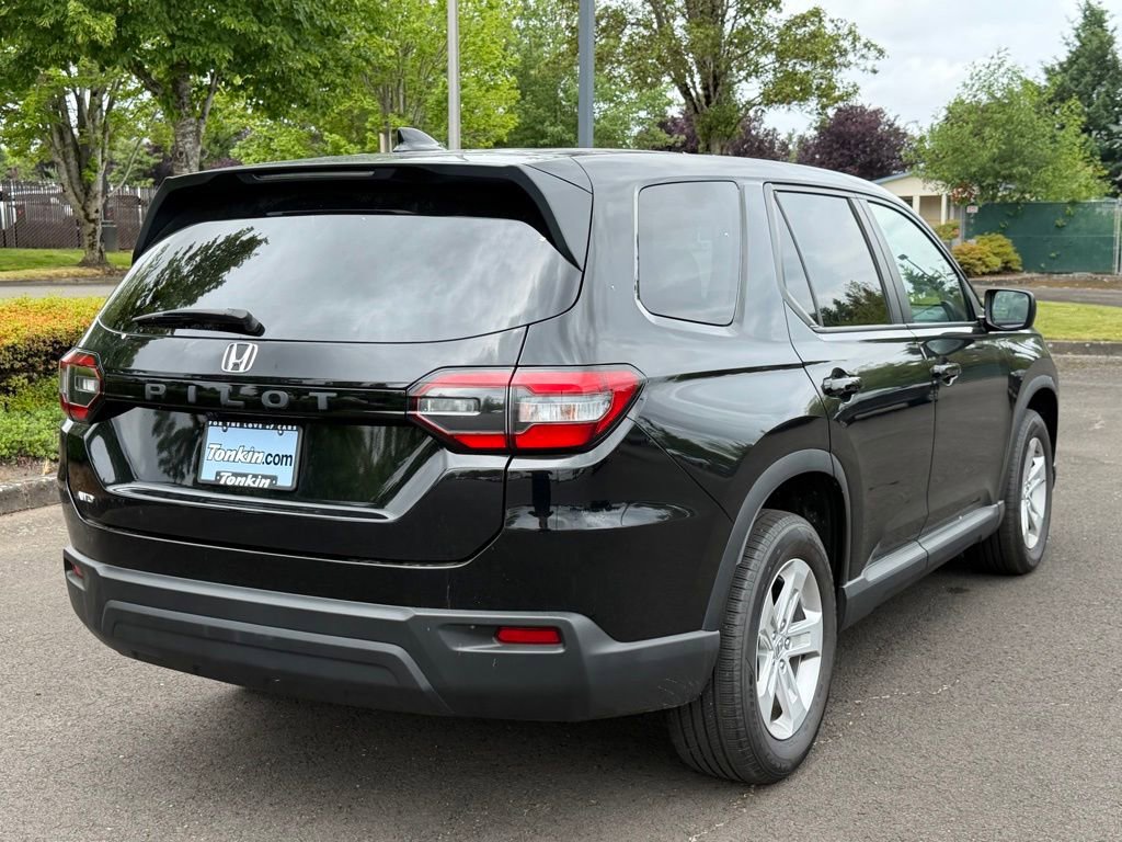 Used 2023 Honda Pilot LX image 8