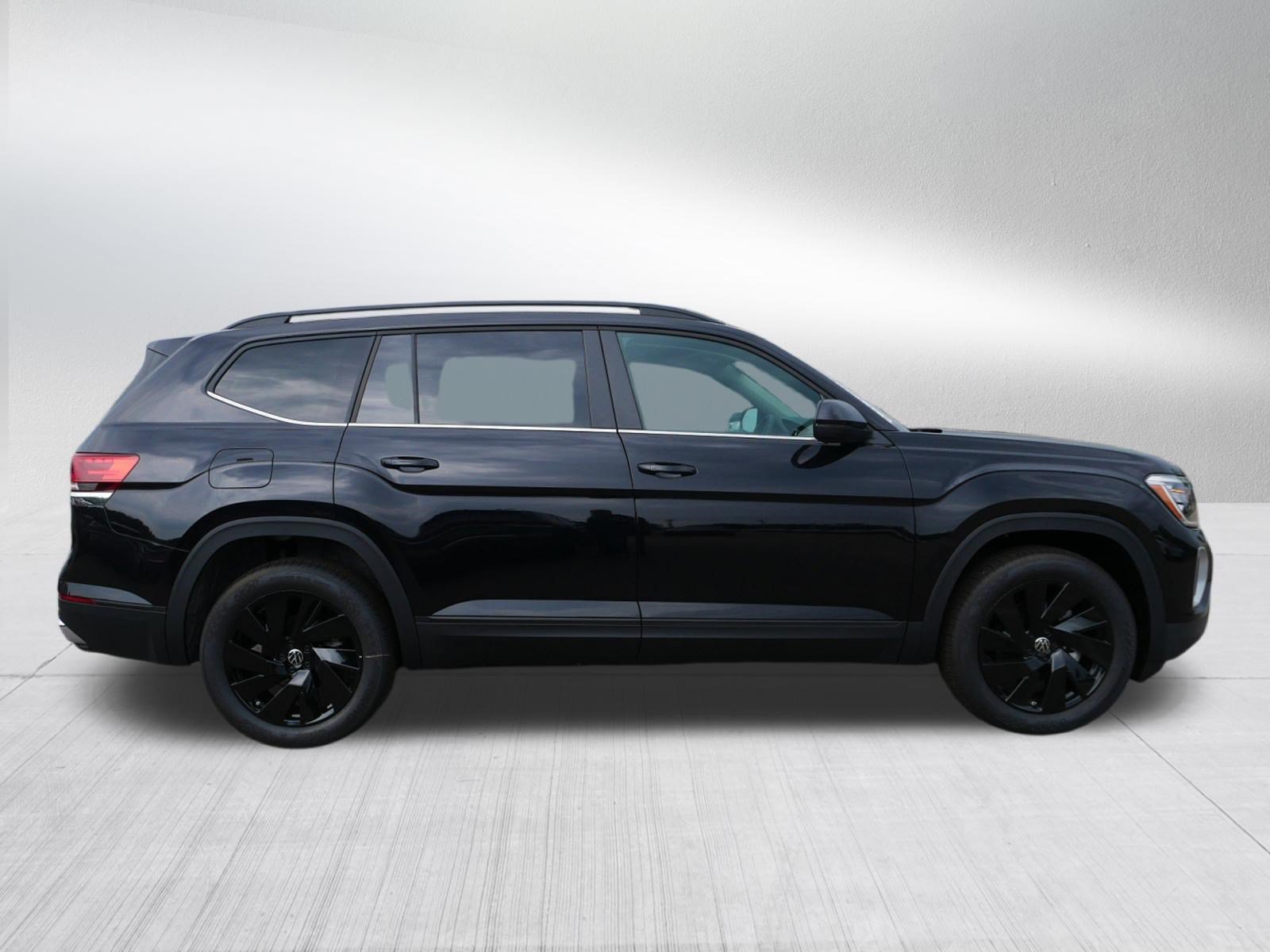 New 2026 Volkswagen Atlas SE AWD/4WD image 2