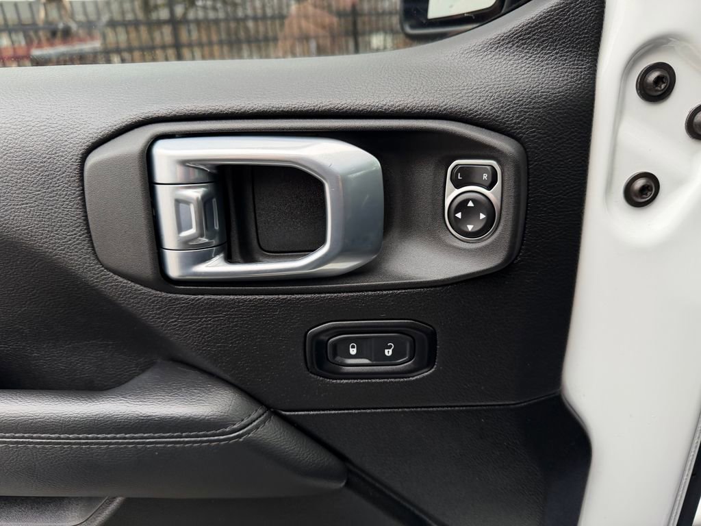 Used 2023 Jeep Wrangler Altitude image 21