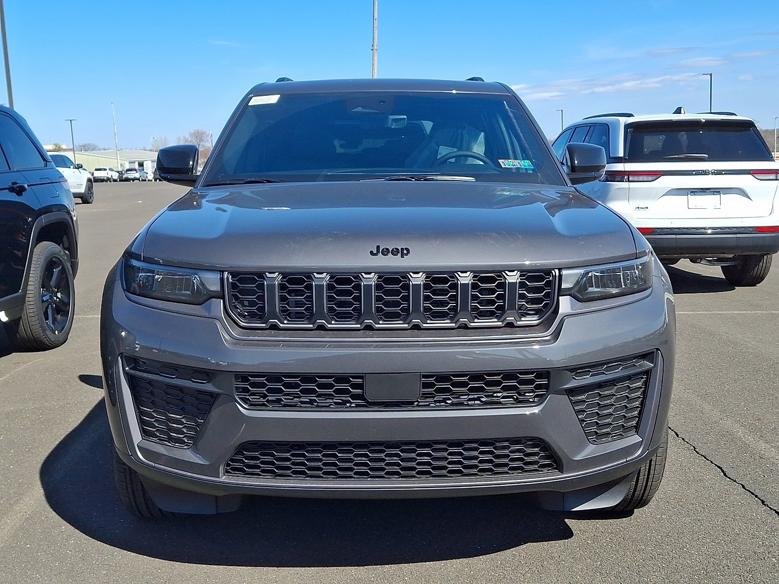 New 2026 Jeep Grand Cherokee Altitude AWD/4WD image 2