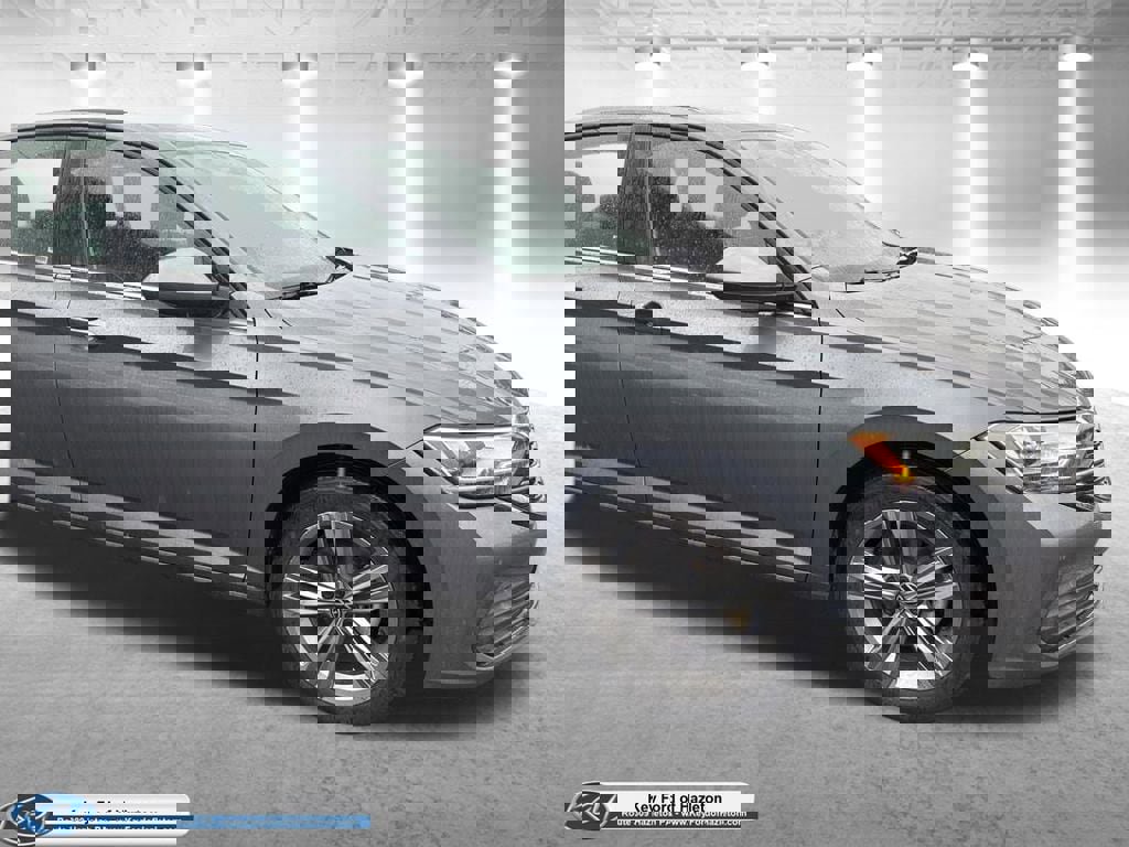 Used 2024 Volkswagen Jetta SE image 10