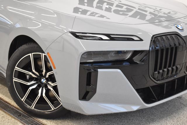 New 2026 BMW i7 xDrive60 w/ Premium Package AWD/4WD image 31