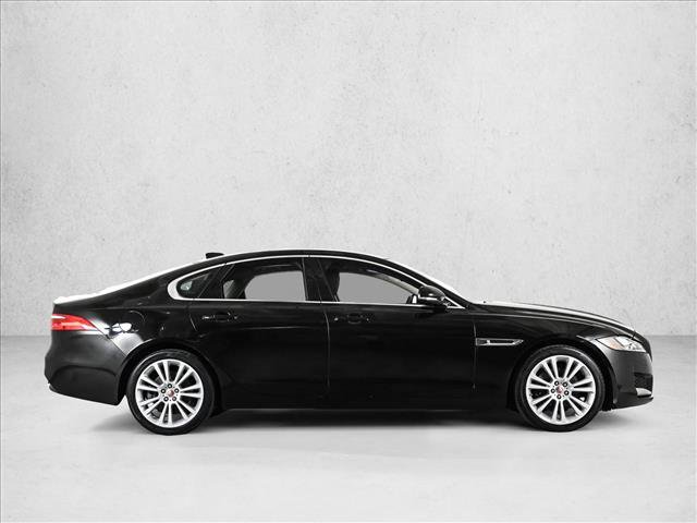 Used 2020 Jaguar XF Premium AWD/4WD image 4