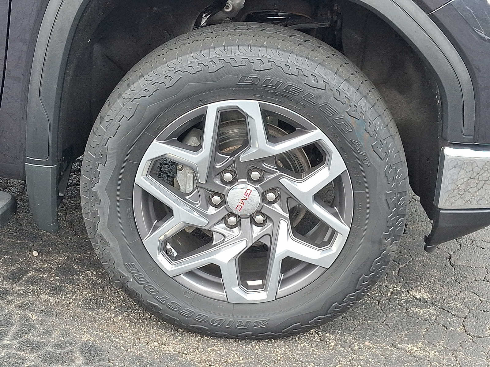 Used 2023 GMC Sierra 1500 SLT w/ SLT Premium Plus Package AWD/4WD image 8