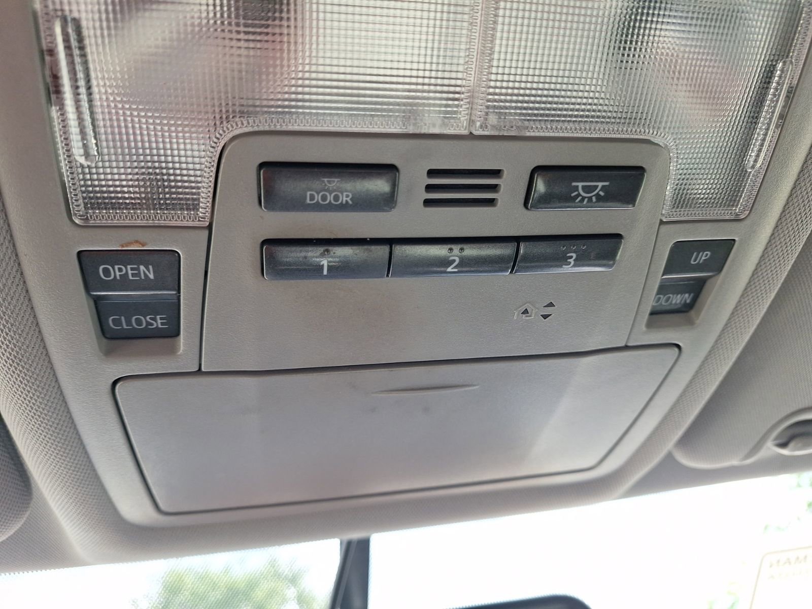 Used 2016 Toyota Highlander XLE FWD image 29