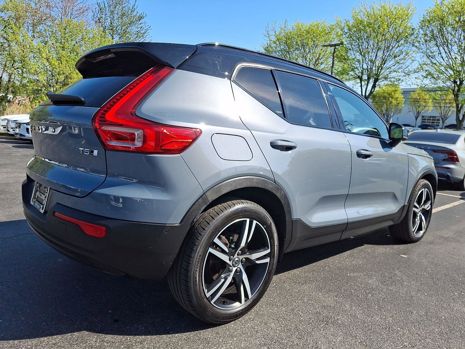Used 2021 Volvo XC40 T5 R-Design w/ Advanced Package AWD/4WD image 6