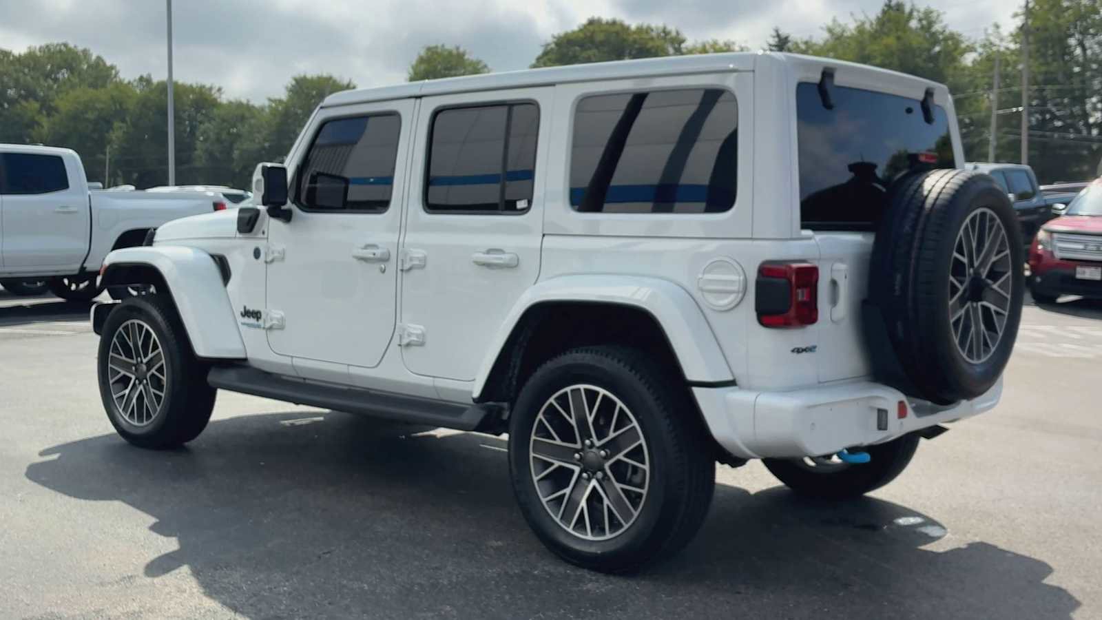 Used 2022 Jeep Wrangler Unlimited Sahara image 4