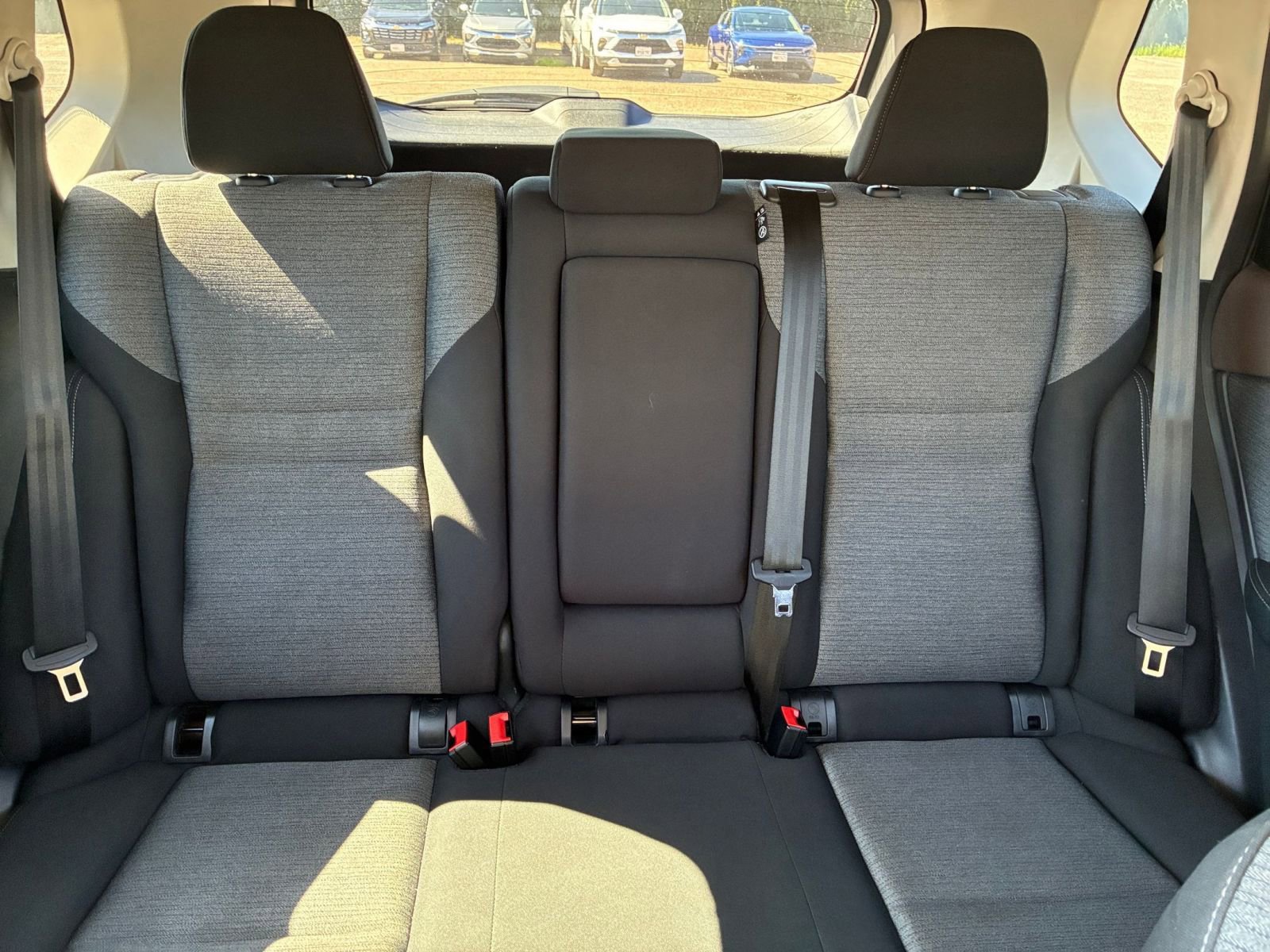 Used 2023 Nissan Rogue SV image 39