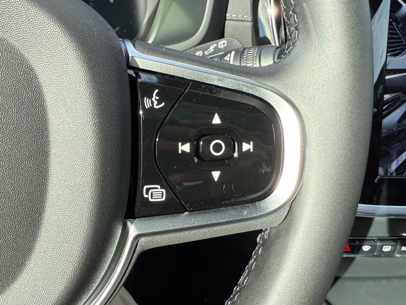 New 2026 Volvo V60 B5 Cross Country Ultra w/ Climate Package image 13