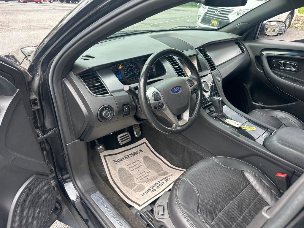 Used 2013 Ford Taurus SHO image 23