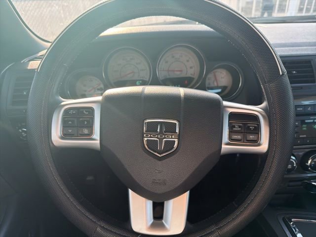 Used 2012 Dodge Challenger SXT image 3