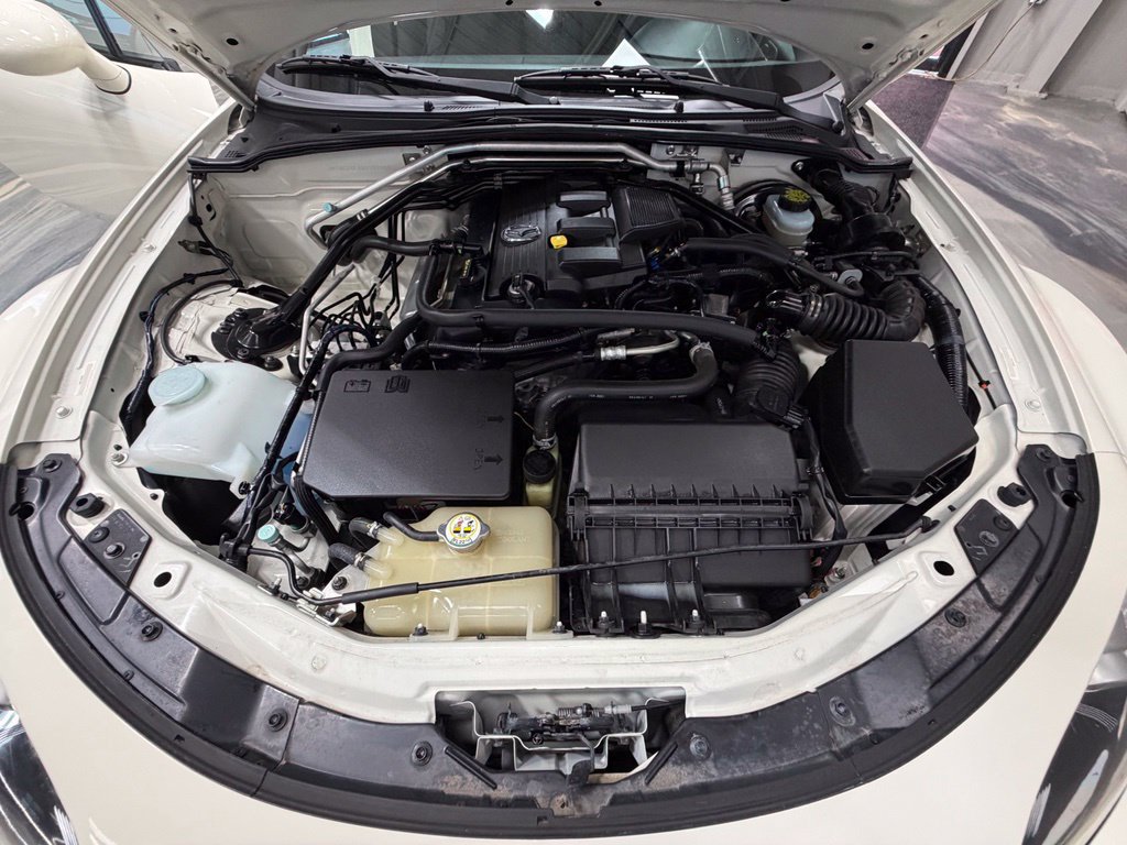 Used 2009 MAZDA MX-5 Miata Touring w/ Suspension Pkg RWD image 45