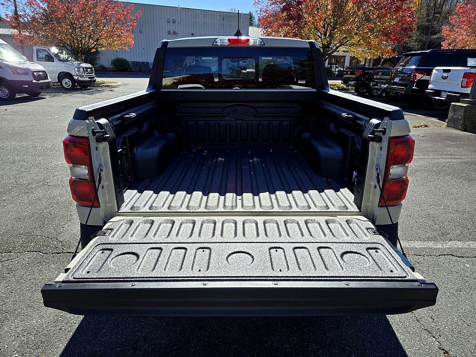 New 2025 Ford Maverick Lariat w/ 4K Tow Package image 16