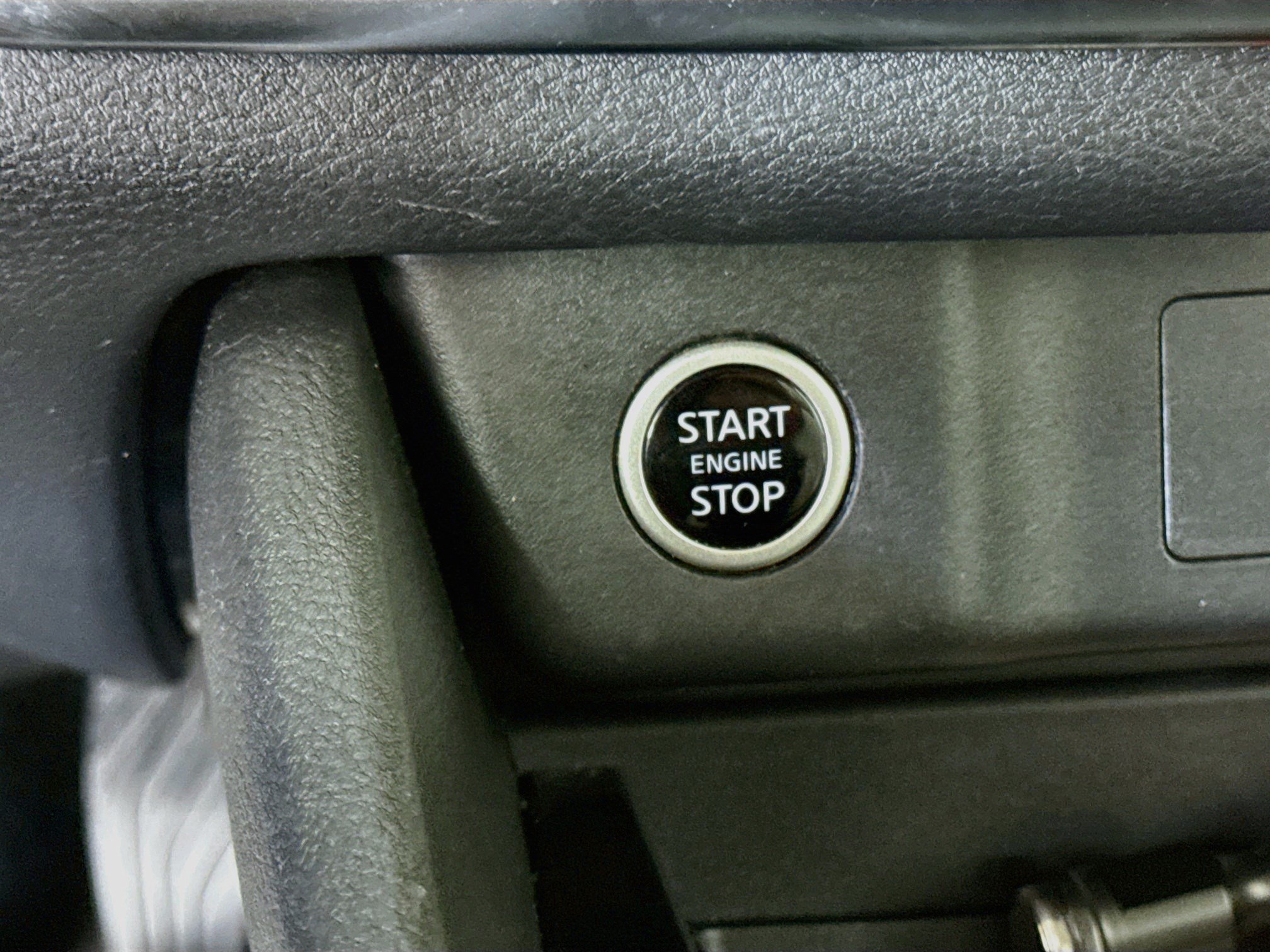Used 2022 Nissan Rogue SV FWD image 21