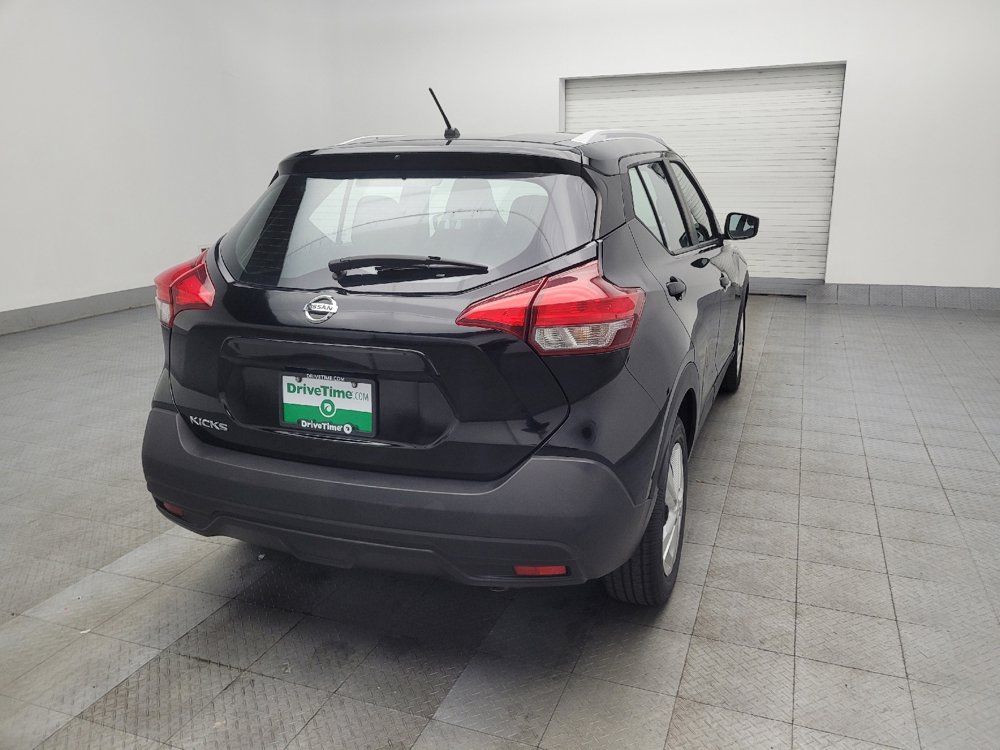 Used 2019 Nissan Kicks S image 9