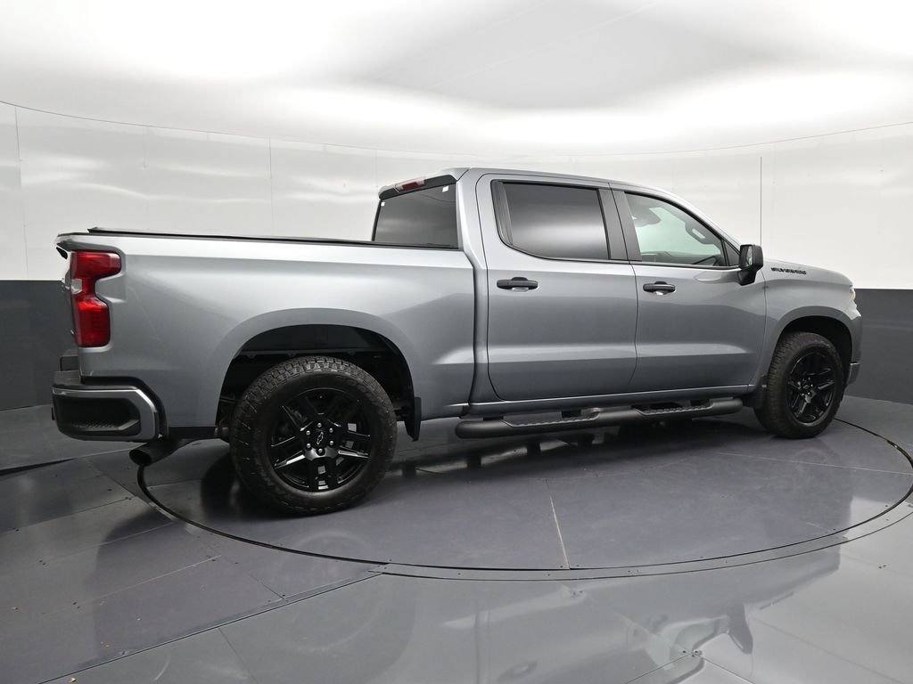 Used 2026 Chevrolet Silverado 1500 Custom w/ Turbomax Blackout Package RWD image 3