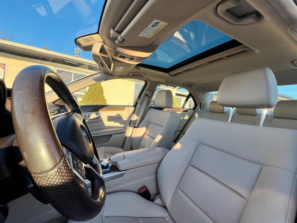 Used 2015 Mercedes-Benz E 350 4MATIC Sedan image 32