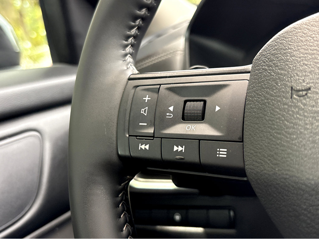 Used 2026 Nissan Rogue SV w/ Cold Weather Package FWD image 18