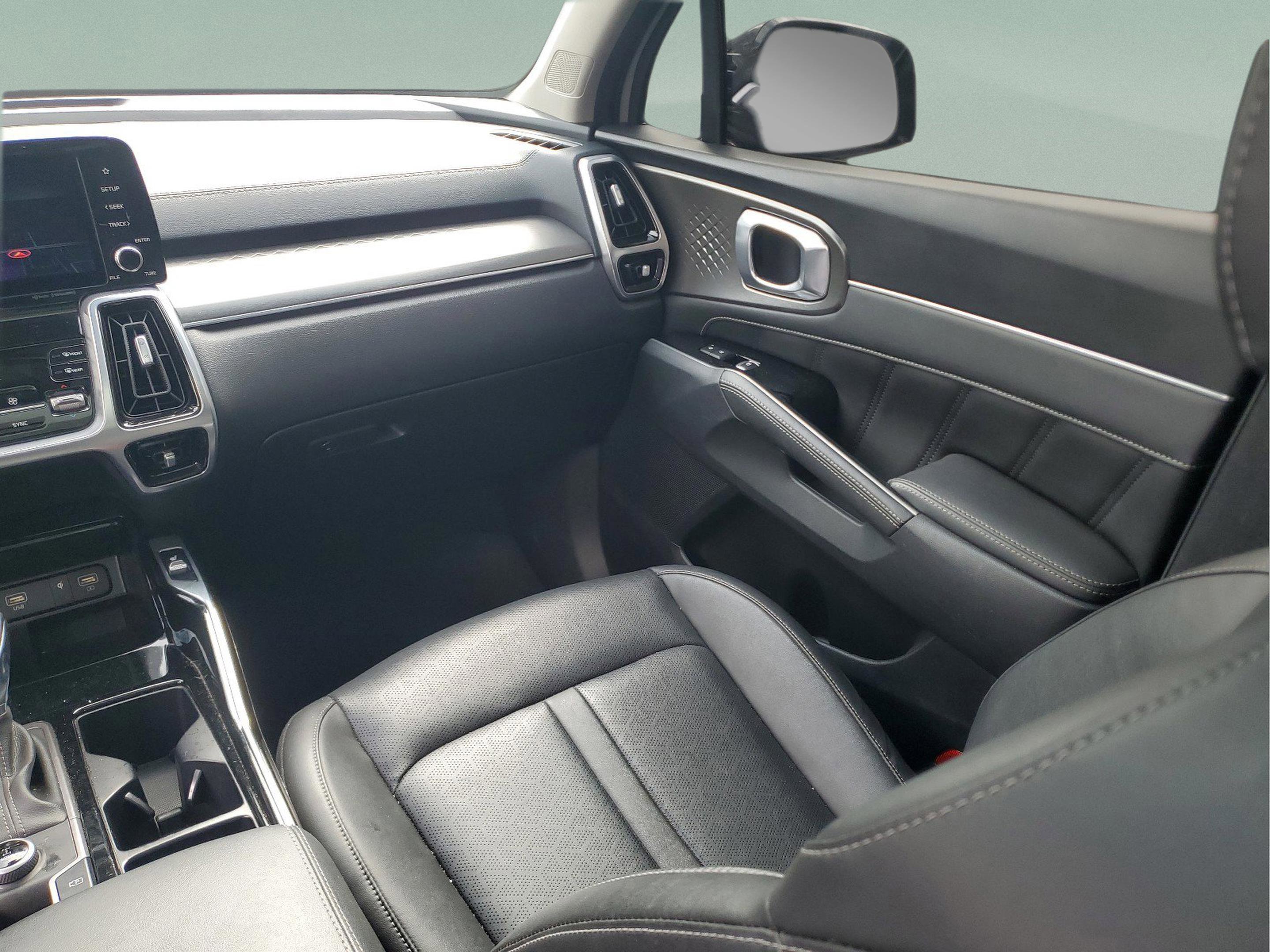 Certified 2022 Kia Sorento SX image 14