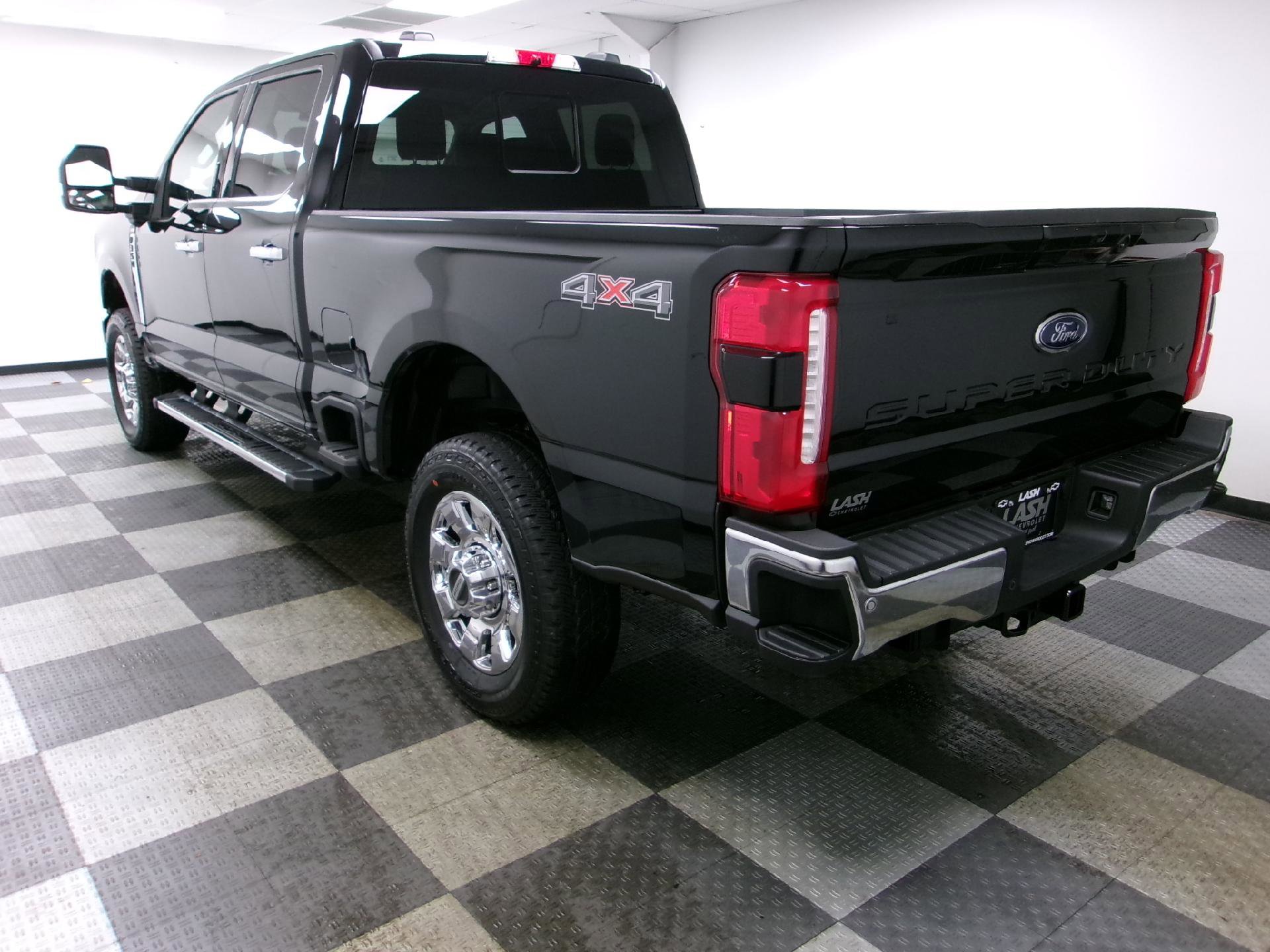 Used 2026 Ford F350 Lariat w/ Chrome Package image 2