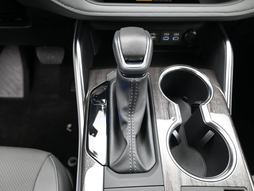 Used 2025 Toyota Highlander Limited image 28