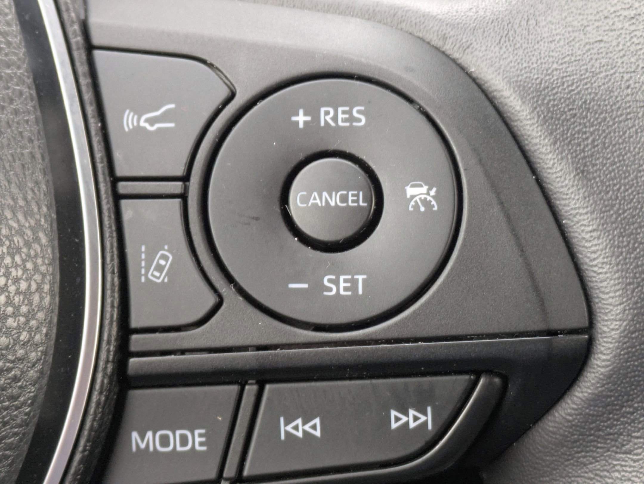 Used 2023 Toyota RAV4 SE w/ Convenience Package image 14