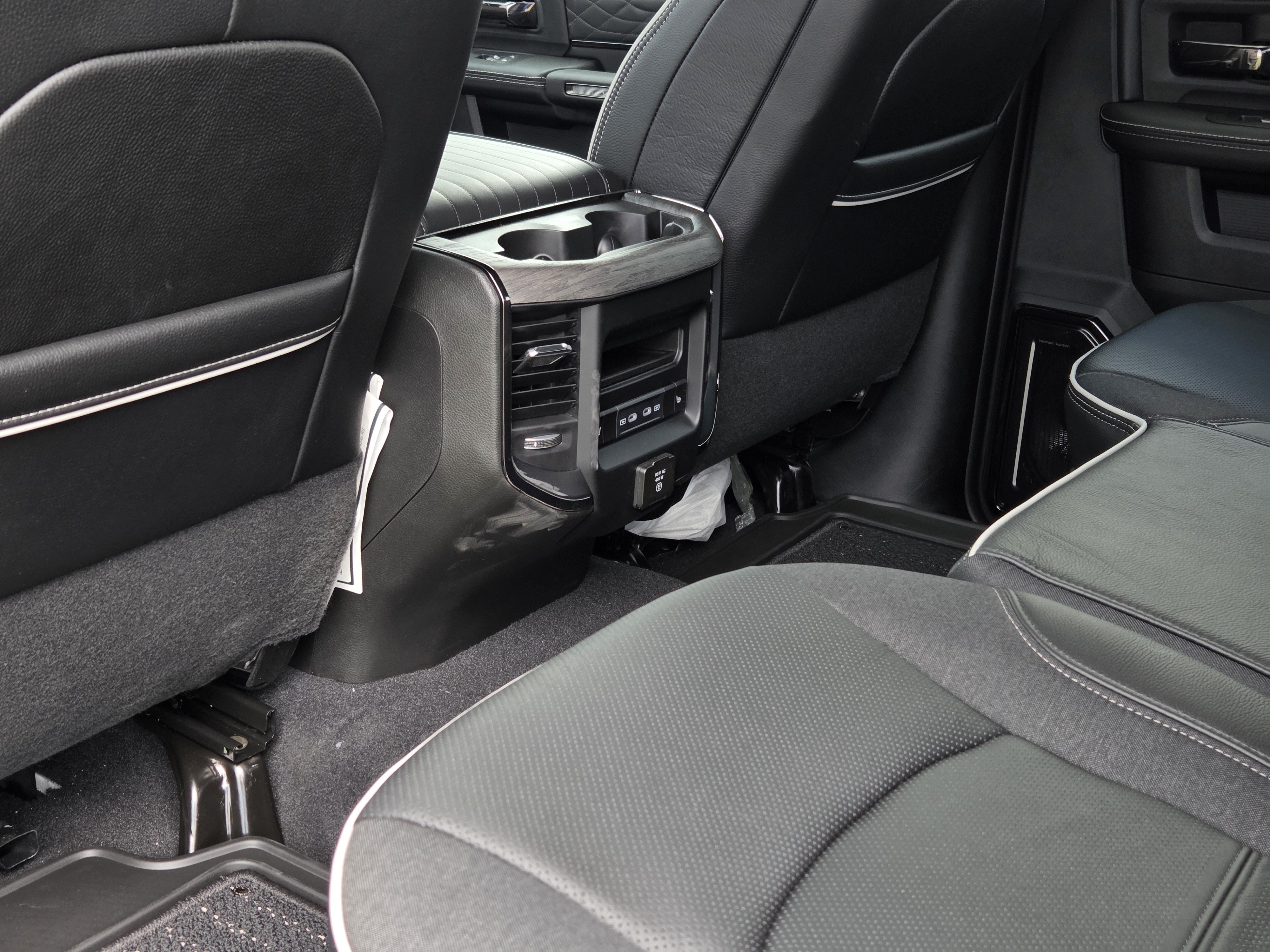 New 2026 RAM 2500 Limited AWD/4WD image 24
