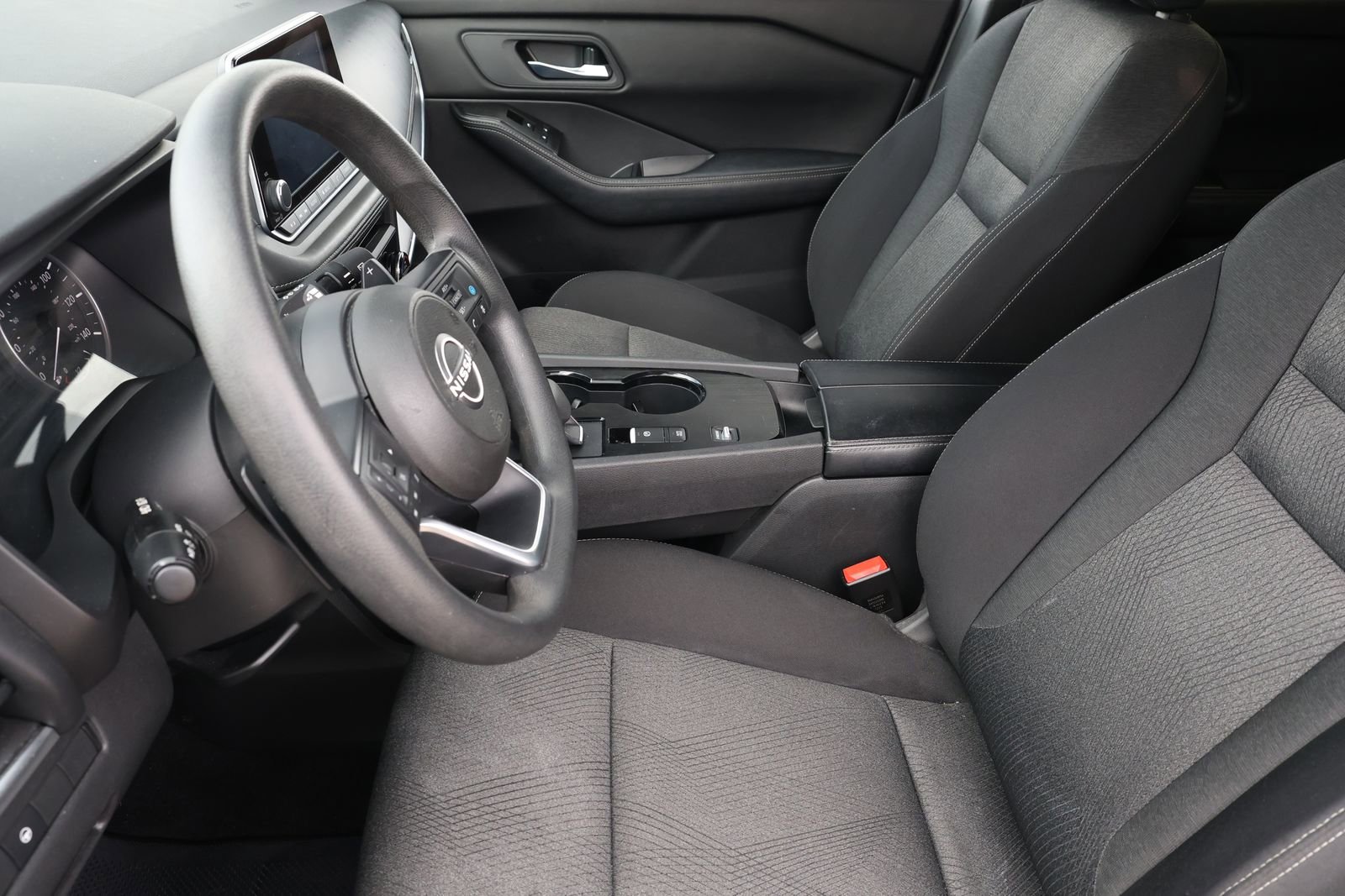 Used 2024 Nissan Rogue SV image 14