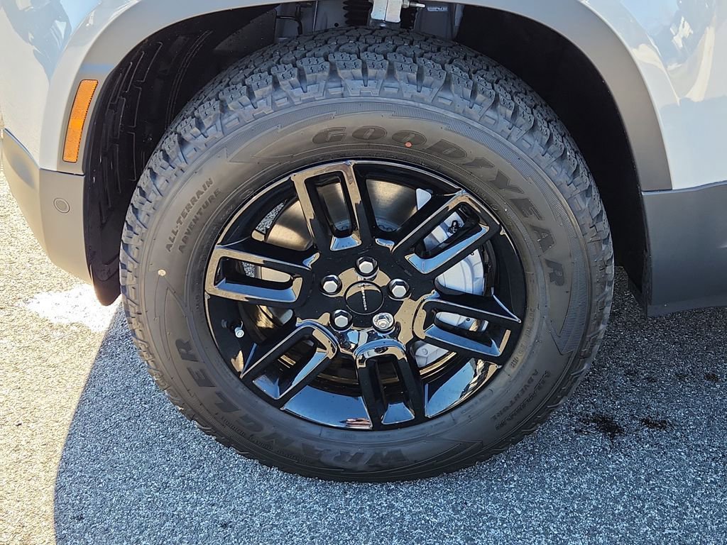 New 2026 Land Rover Defender 130 S image 9