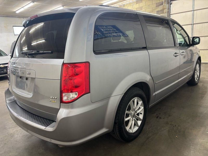 Used 2014 Dodge Grand Caravan SXT w/ Rear Park Assist Package image 4