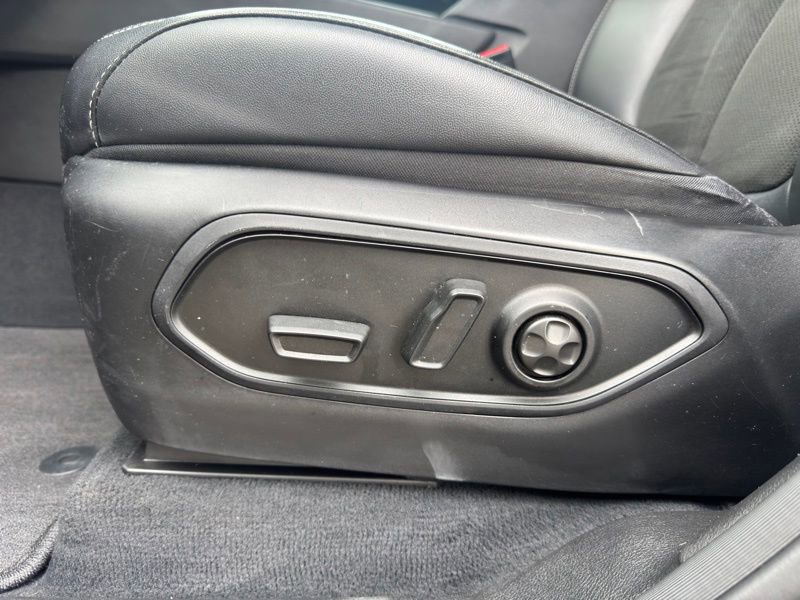 Used 2023 Jeep Grand Cherokee Altitude image 11