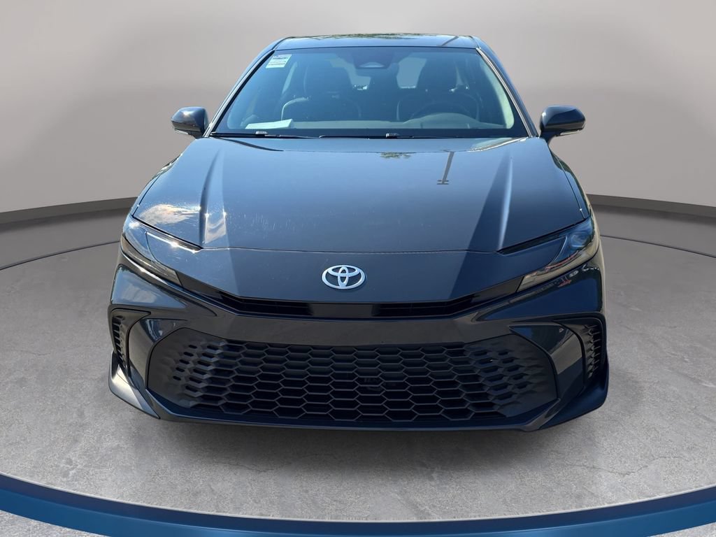 Used 2025 Toyota Camry SE w/ Convenience Package FWD image 2