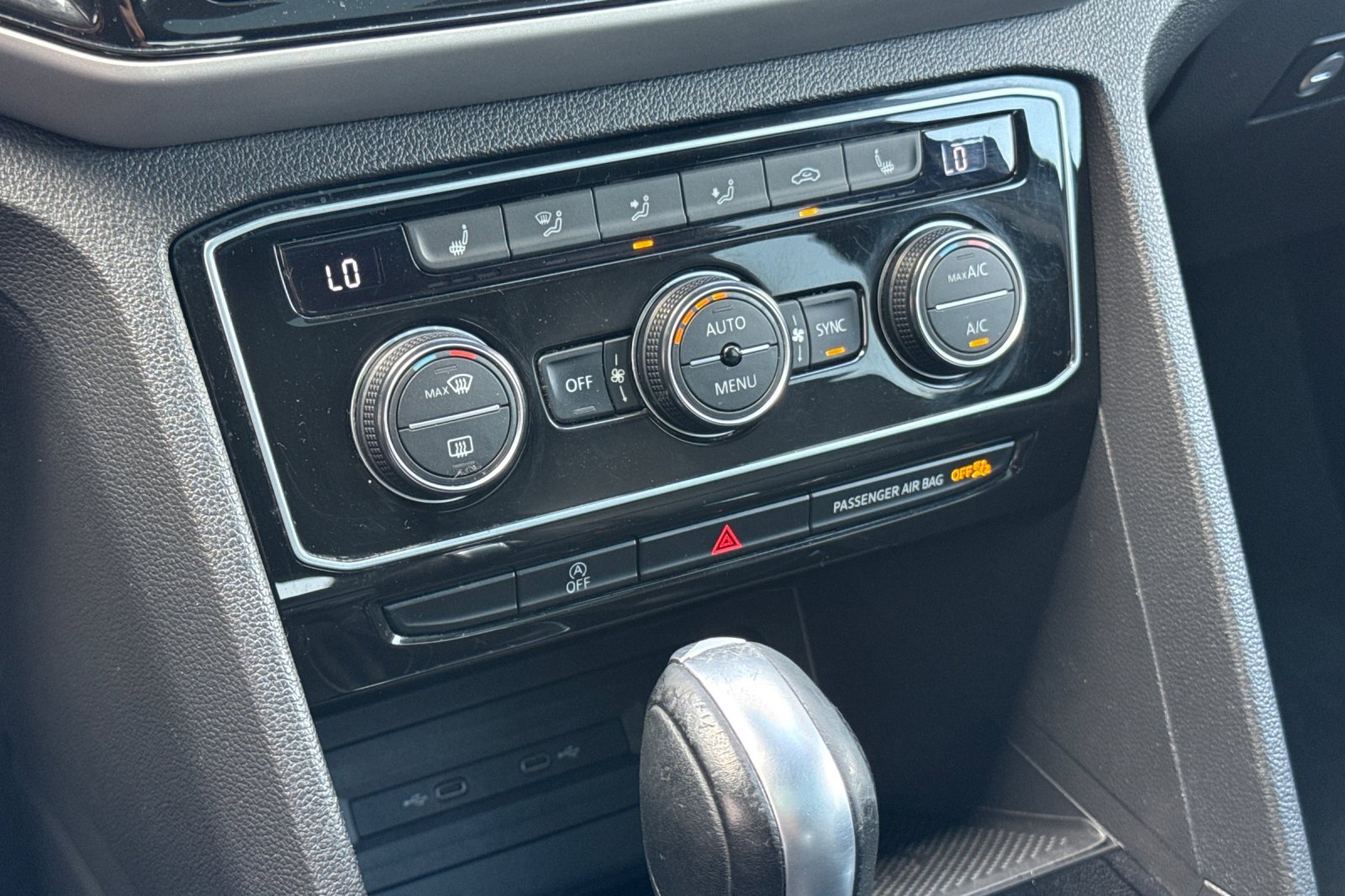 Used 2021 Volkswagen Atlas Cross Sport SEL image 21