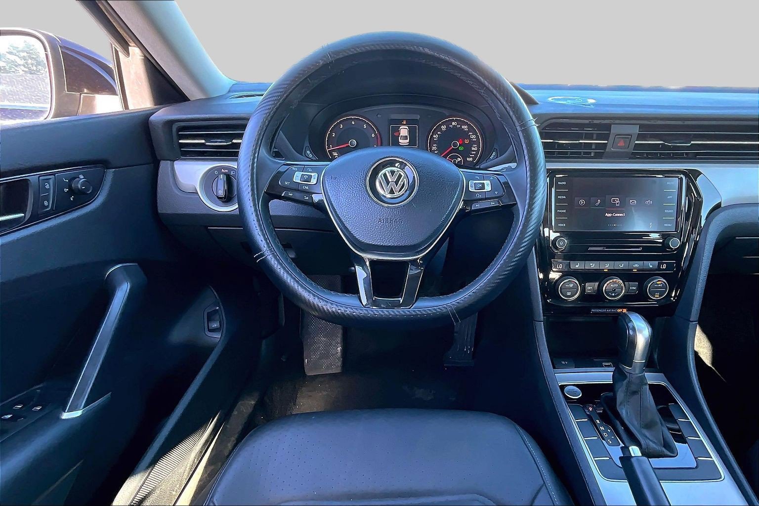 Used 2021 Volkswagen Passat 2.0T SE FWD image 5