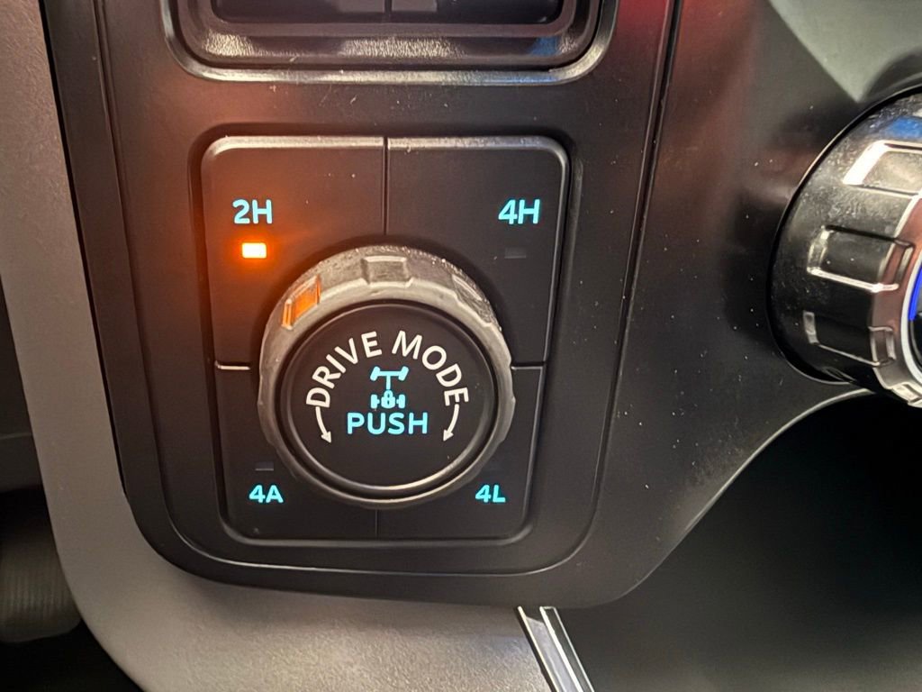 Used 2025 Ford F150 Lariat w/ Equipment Group 501A Mid image 33