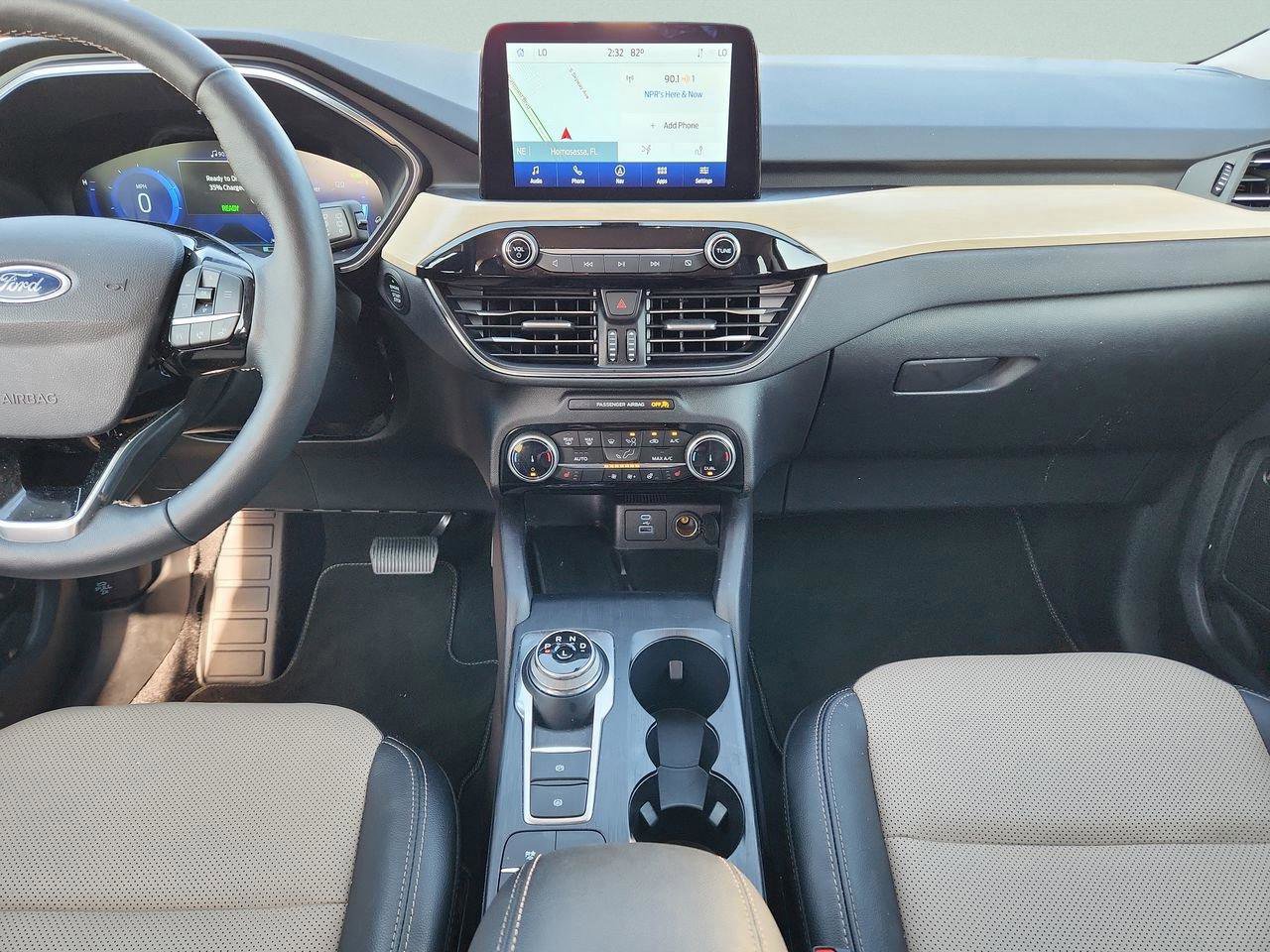 Used 2022 Ford Escape Titanium w/ Titanium Premium Package image 10