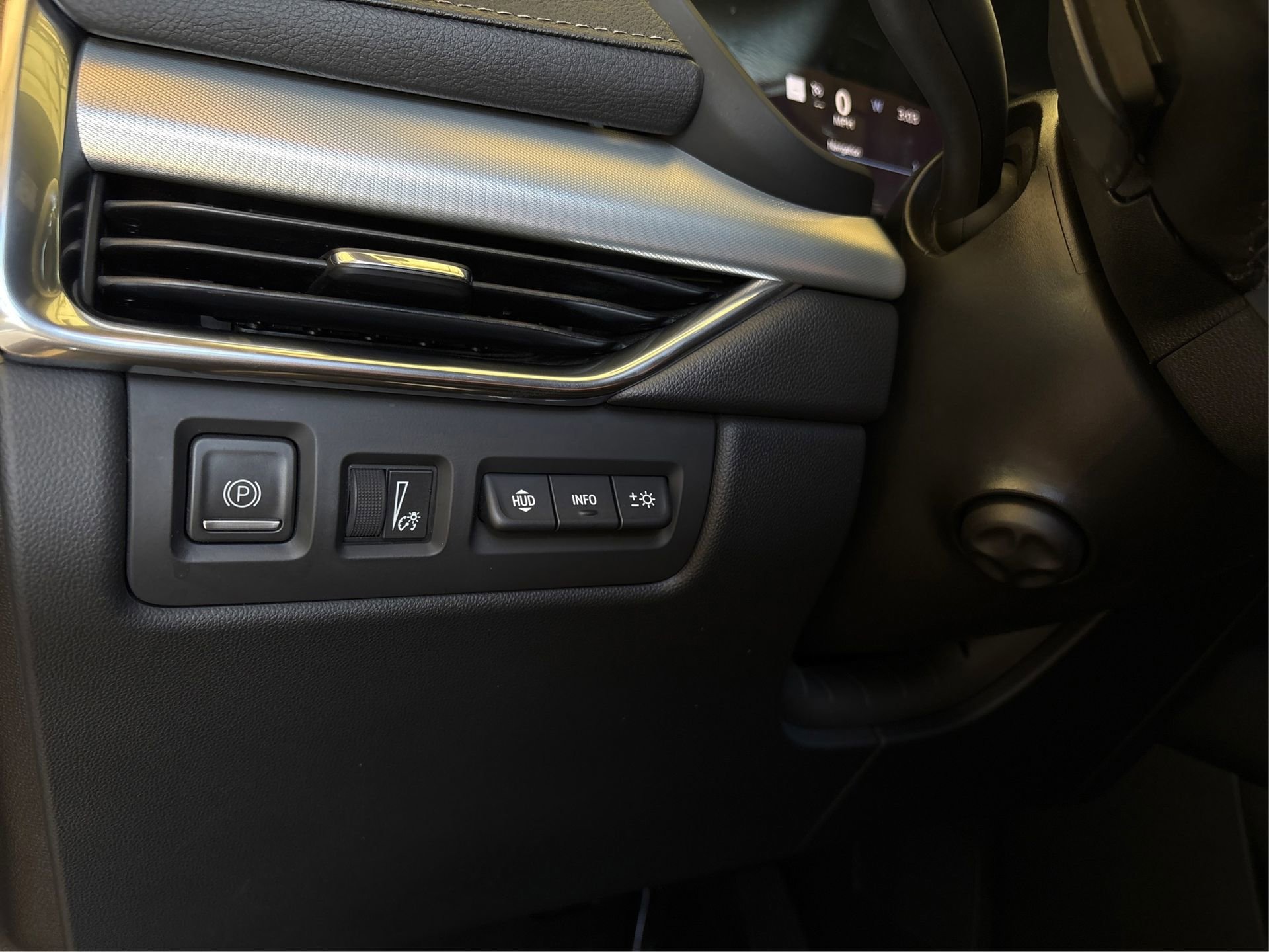 Used 2020 Cadillac XT4 Premium Luxury image 19