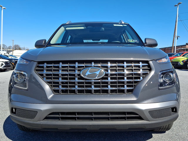 Used 2023 Hyundai Venue SEL image 2