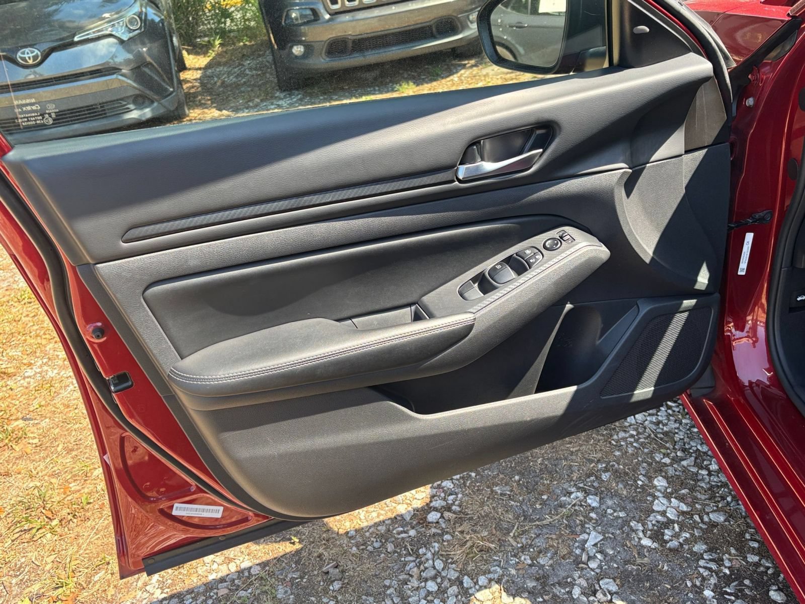 Used 2025 Nissan Altima 2.5 SV FWD image 18