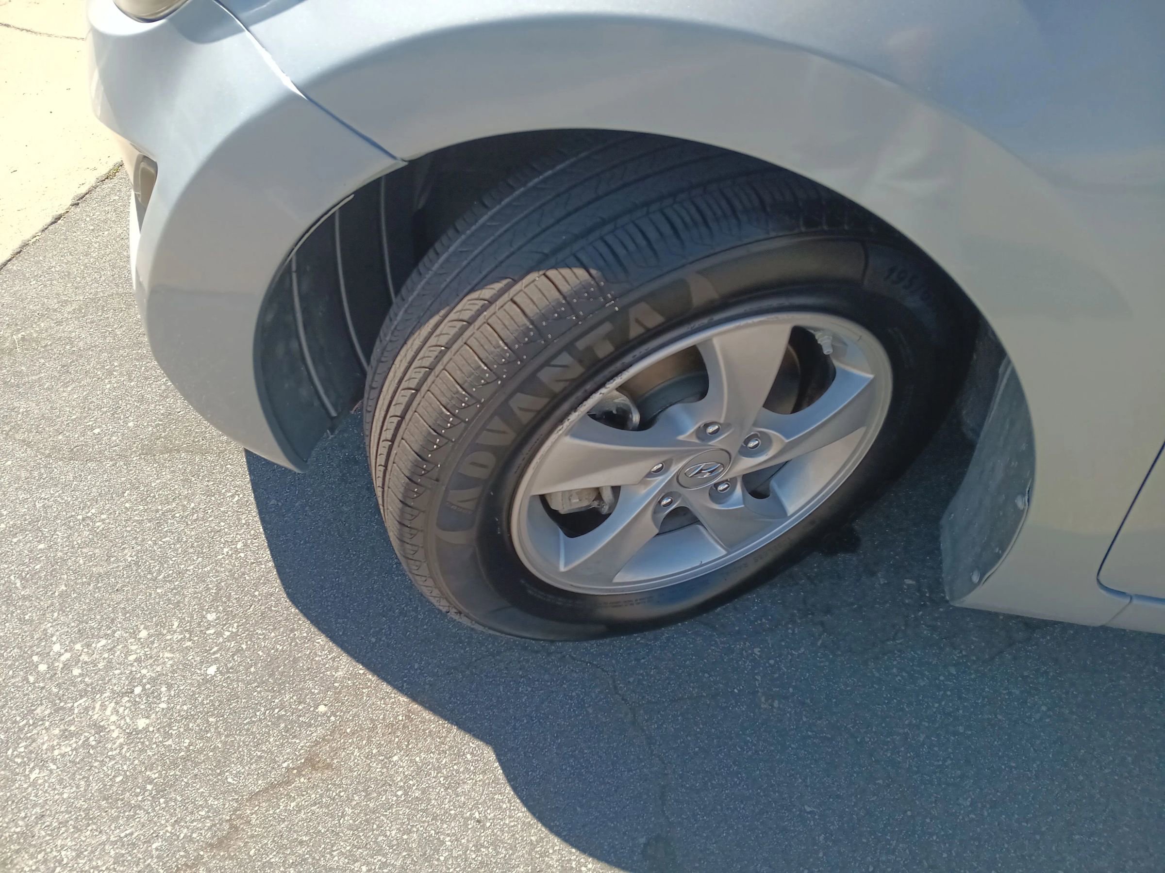 Used 2014 Hyundai Elantra SE image 25